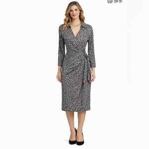 H&M Wrap Dress Size Small Nice Pattern Plunge Neckline Long Sleeves